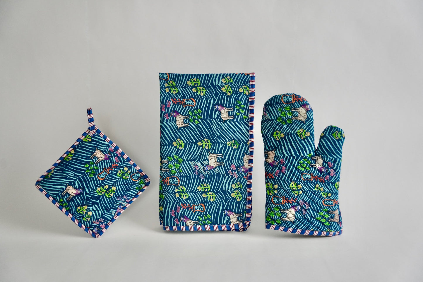 Goat Quilted Oven Mitt