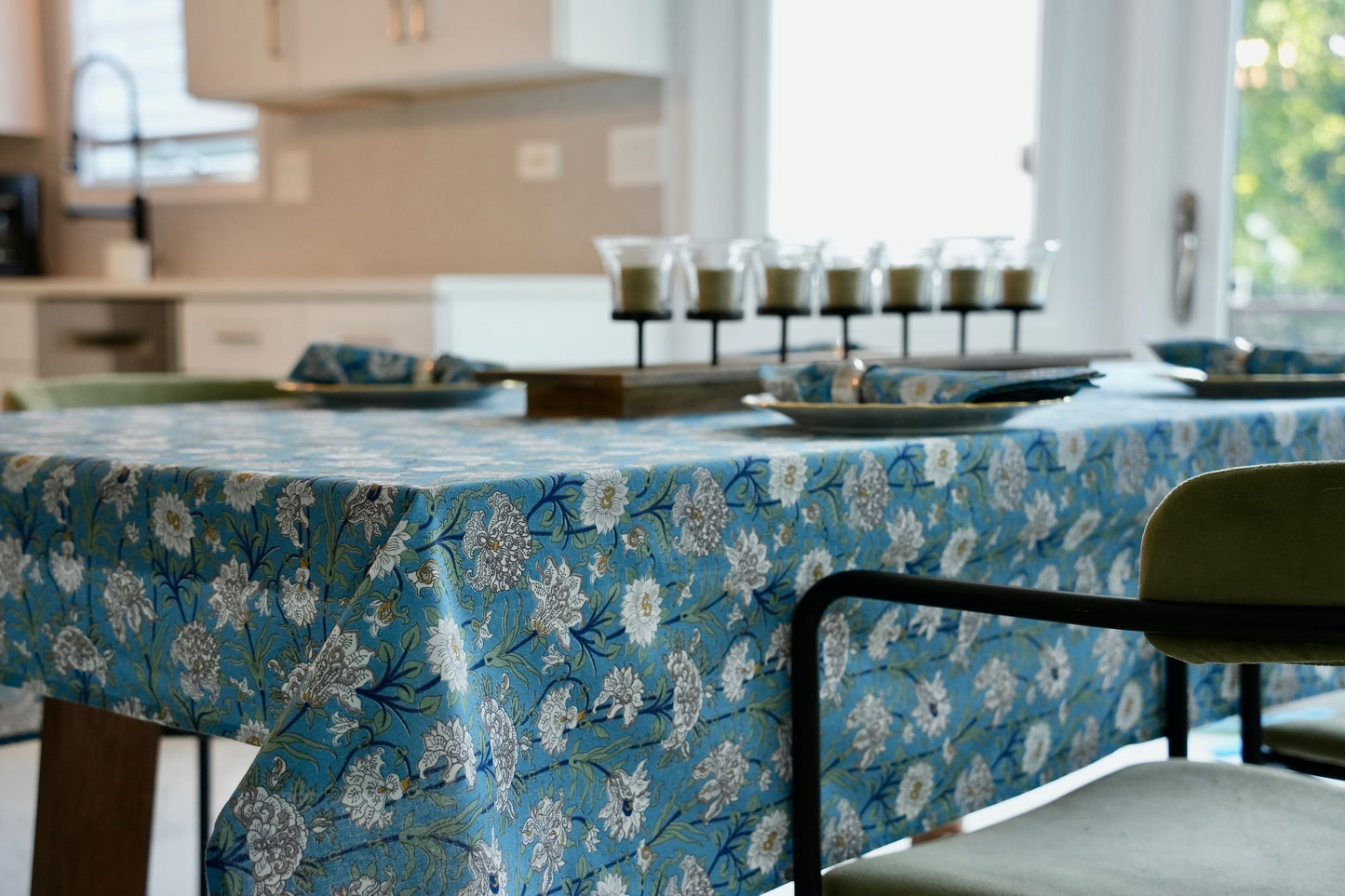 Blue Floral Tablecloth & Napkin Set