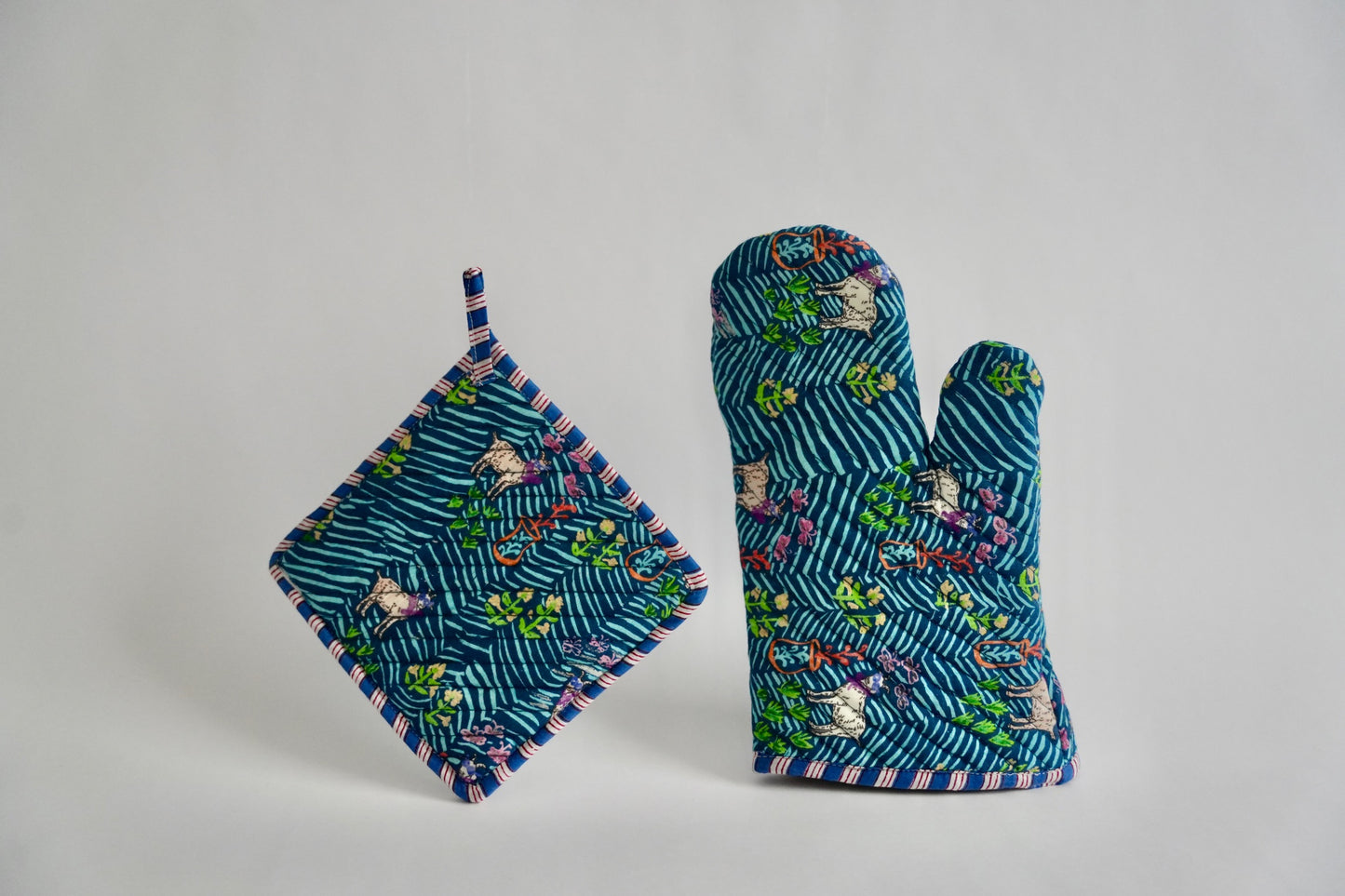 Goat Quilted Oven Mitt
