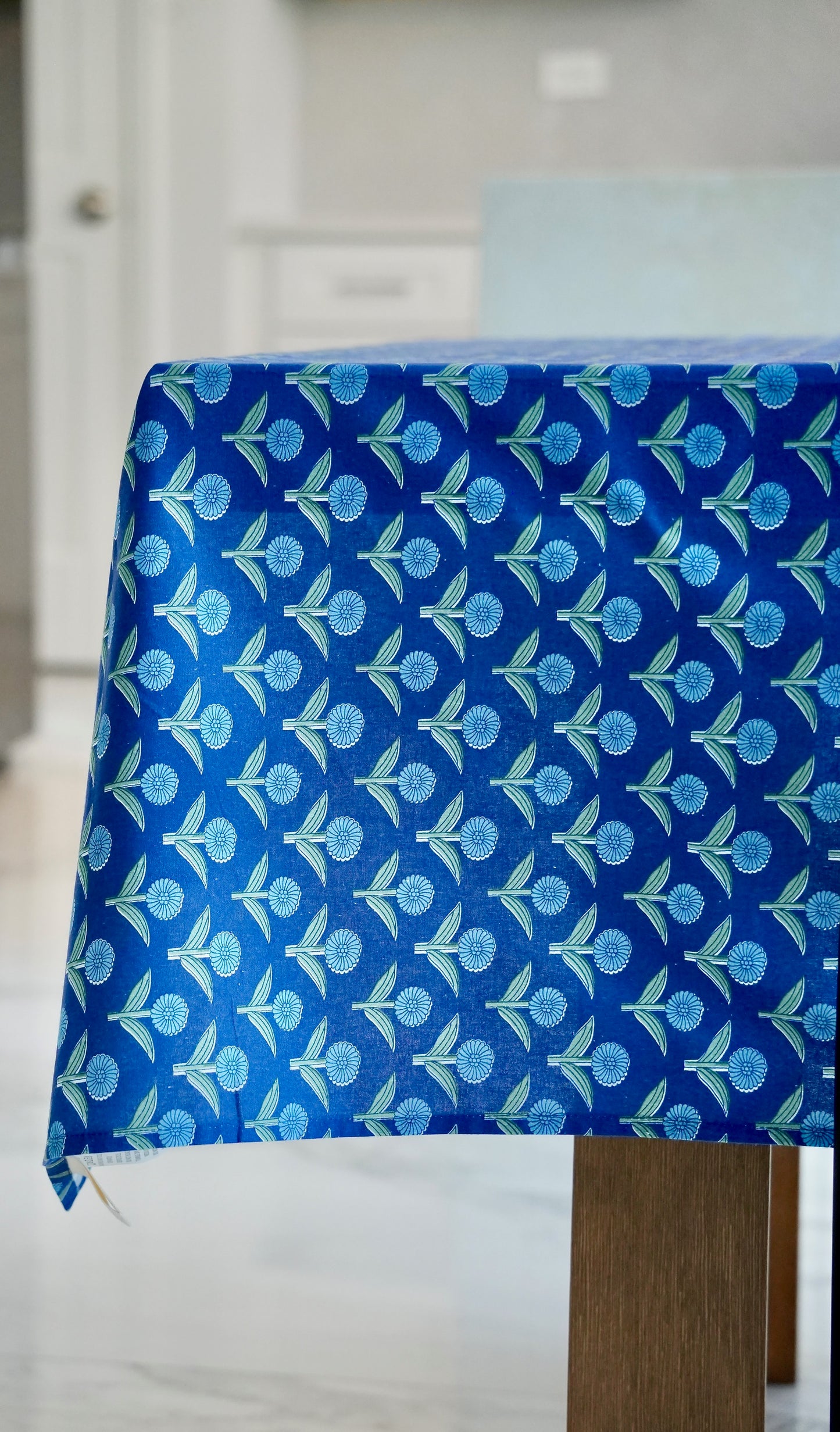 Blue Tablecloth & Napkin Set