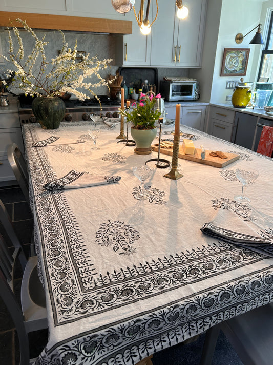 Tablecloth & Napkin Set - Black and White