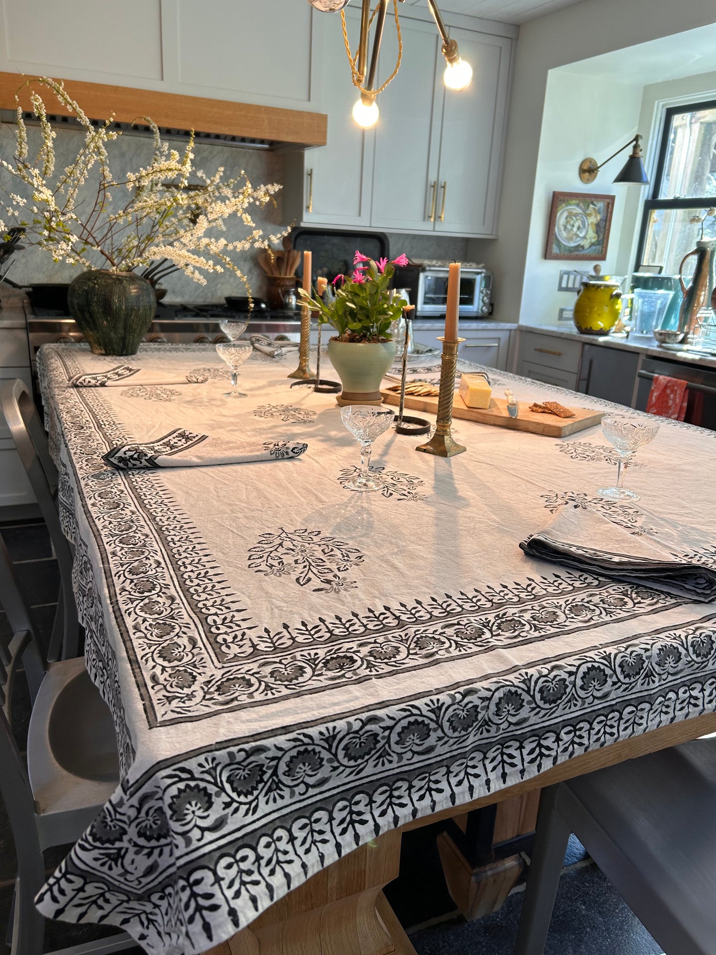 Tablecloth & Napkin Set - Black and White